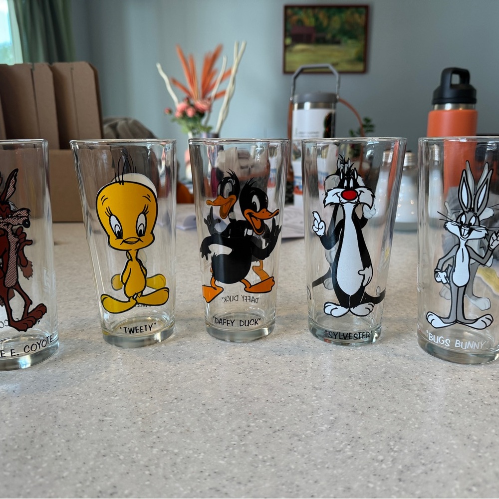 vintage pepsi looney tunes glasses 1973-set of 5 in mint condition
